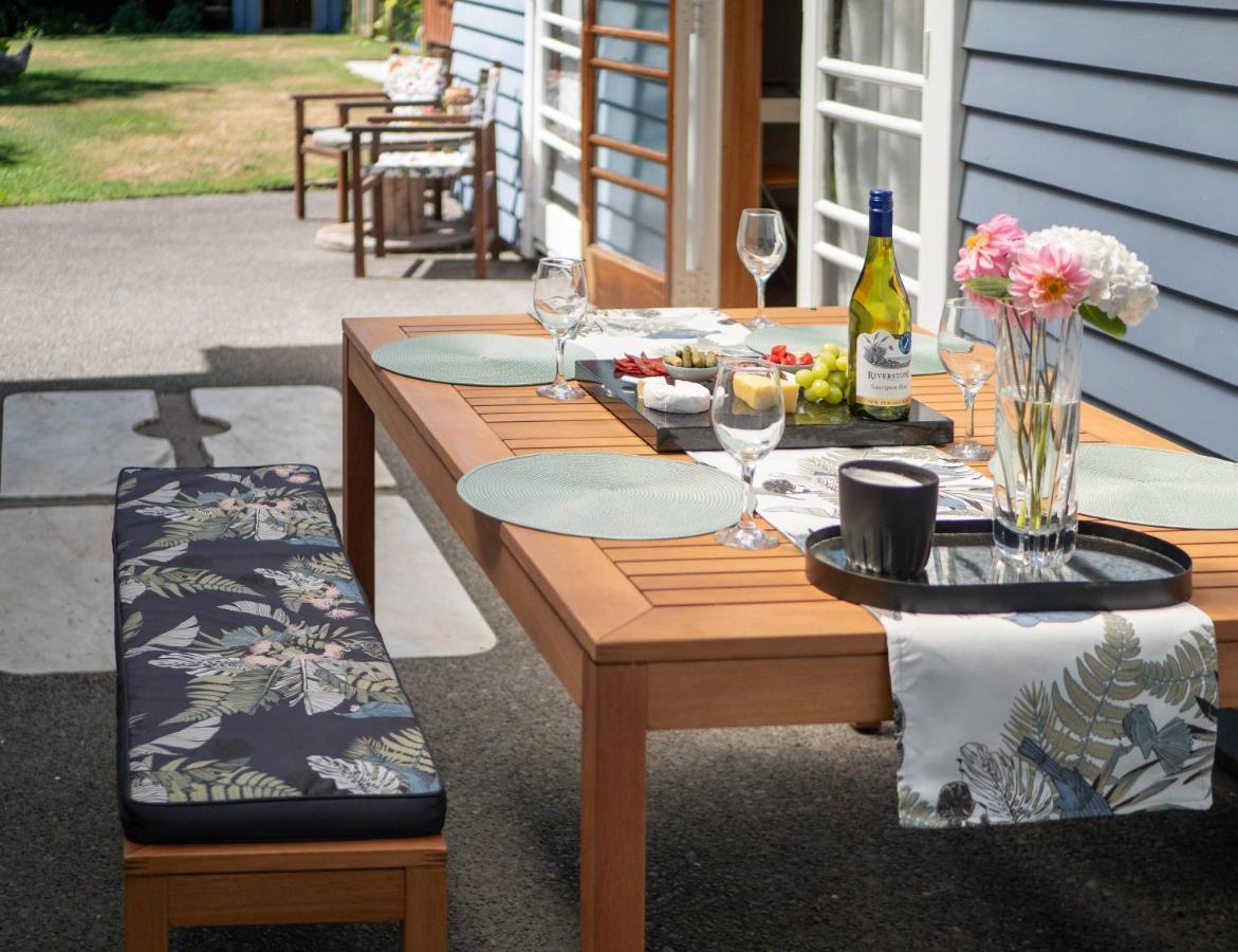 Studio Cottage - Walk To The Lake & Town Taupo Exterior photo
