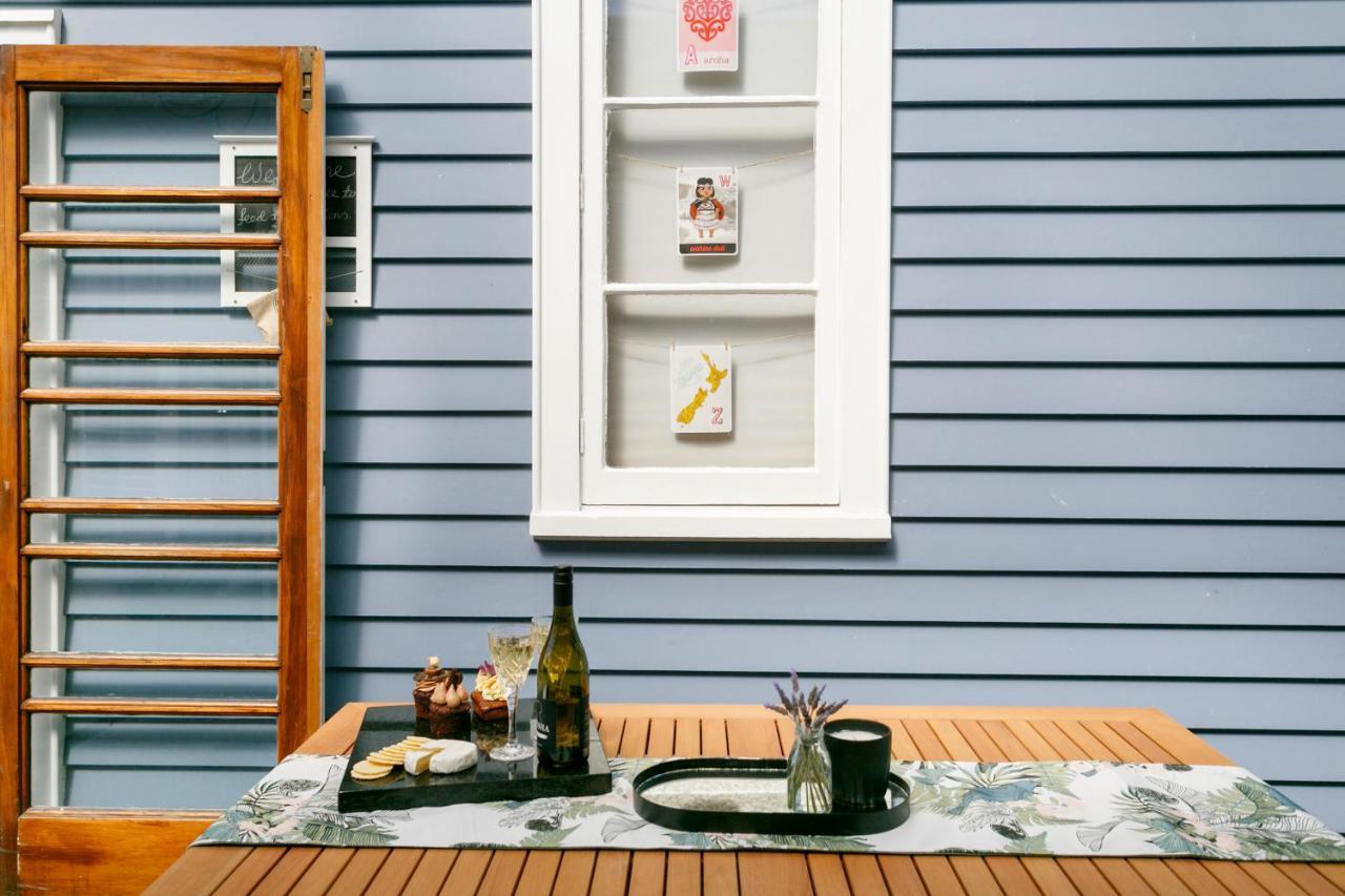 Studio Cottage - Walk To The Lake & Town Taupo Exterior photo